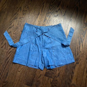 Women's White House Black Market Shorts/skirt Size 4 Blue